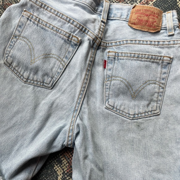 Levi's Classic Jeans Shorts Sz 6 MIS - Picture 2 of 7